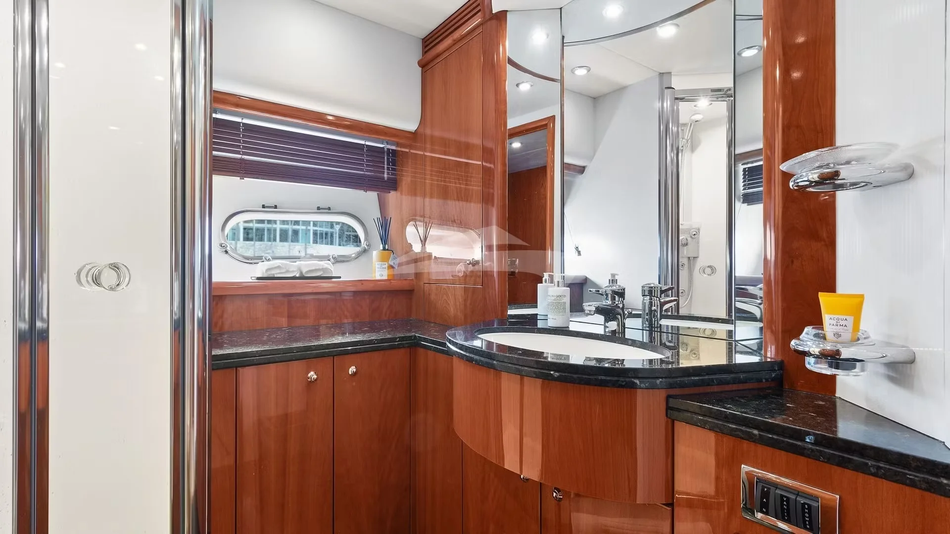 90ft Sunseeker Acqua flybridge helm station